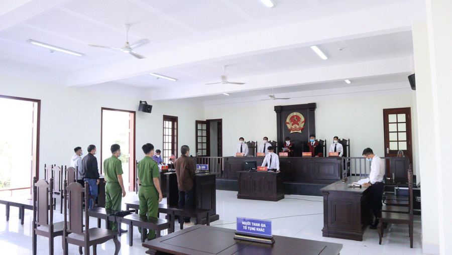 Toàn cảnh phiên tòa. Ảnh: Hoàng Giáp Toàn cảnh phiên tòa. Ảnh: Hoàng Giáp