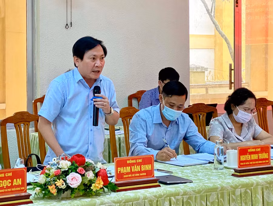 Đồng chí Phạm Văn Binh-Giám đốc Sở Công thương phát biểu tại buổi làm việc. Ảnh: Hà Duy