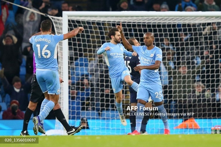 2 bàn thắng của Gundogan và Fernandinho giúp Man City giành chiến thắng. Ảnh: AFP