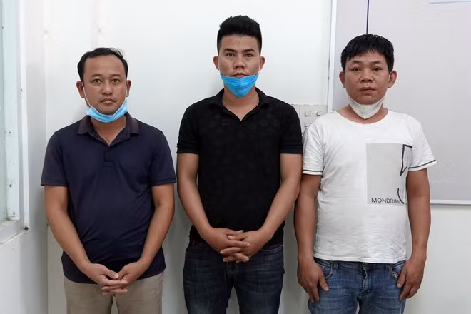 Nhóm người liên quan đến hành vi bắt cóc em T. Ảnh: Như Ý Nhóm người liên quan đến hành vi bắt cóc em T. Ảnh: Như Ý