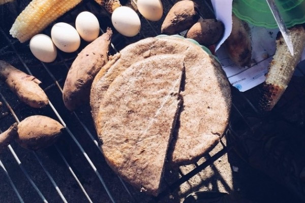 Bánh tam giác mạch nổi tiếng của Hà Giang. Ảnh: Travelmag