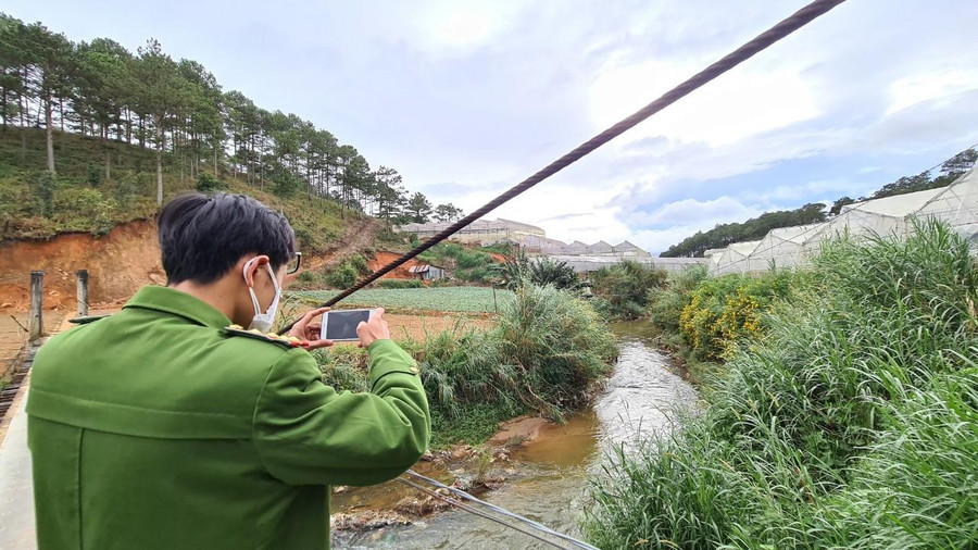 Suối Cam Ly ở khu vực Hố Hồng nơi xảy ra vụ điện giật khi kích cá làm 3 người tử vong. Ảnh: Lâm Viên