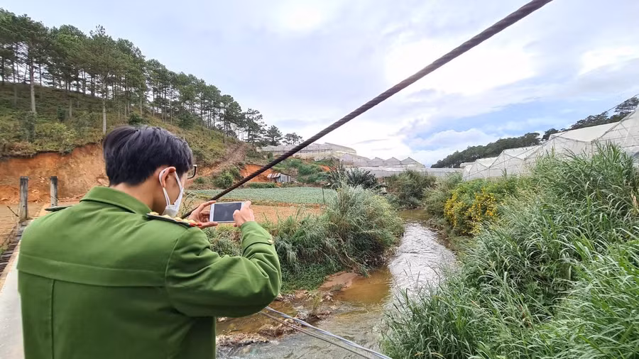 Suối Cam Ly ở khu vực Hố Hồng nơi xảy ra vụ điện giật khi kích cá làm 3 người tử vong. Ảnh: Lâm Viên