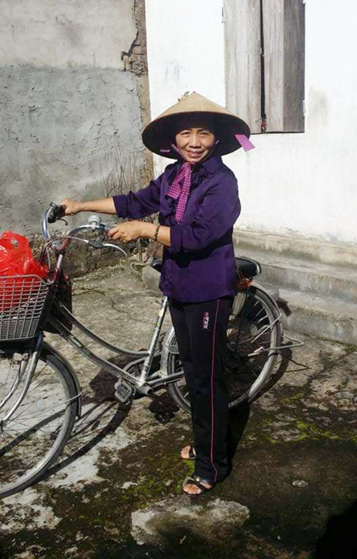 Chiếc xe đạp đồng hành cùng bà Thuận trên những chặng đường thiện nguyện.