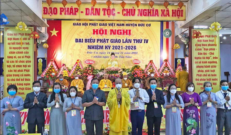 Ban Trị sự Giáo hội Phật giáo Việt Nam huyện Đức Cơ nhiệm kỳ 2021-2026 ra mắt nhận nhiệm vụ. Ảnh: Phước Đặng Tân Ban Trị sự GHPGVN huyện Đức Cơ, tỉnh Gia Lai nhiệm kỳ 2021-2026 ra mắt nhận nhiệm vụ. Ảnh: Phước Đặng
