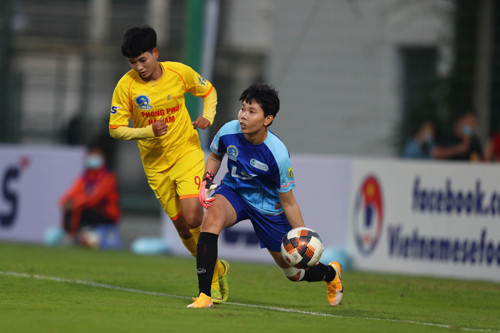 Thủ thành Kim Thanh thi đấu xuất sắc trong trận thắng của đội nữ TP HCM. Ảnh: VFF Thủ thành Kim Thanh thi đấu xuất sắc trong trận thắng của đội nữ TP HCM. Ảnh: VFF