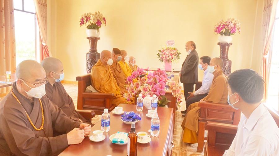 Quang cảnh buổi tiếp đoàn công tác của lãnh đạo Sở Nội vụ - Ban Tôn giáo tỉnh đến thăm Trường Trung cấp Phật học tỉnh Gia Lai. Ảnh: Thanh Nhật Quang cảnh buổi tiếp đoàn công tác của lãnh đạo Sở Nội vụ - Ban Tôn giáo tỉnh đến thăm Trường Trung cấp Phật học tỉnh Gia Lai. Ảnh: Thanh Nhật