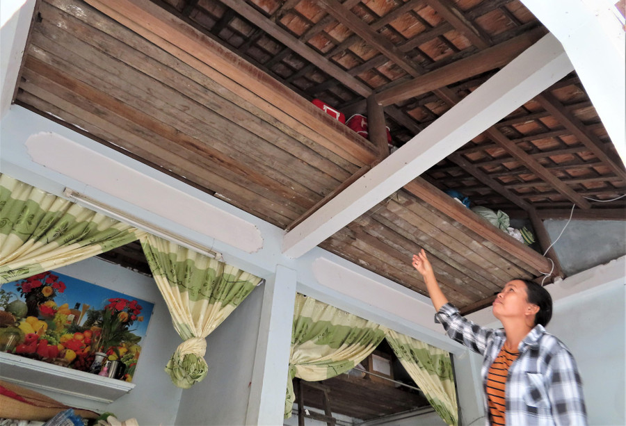 Đồ đạc được gia đình chị Hoàng Thị Huyền cất lên tra tránh lũ Đồ đạc được gia đình chị Hoàng Thị Huyền cất lên tra tránh lũ