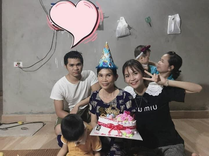 Bà Thảng được 3 con tổ chức sinh nhật vào ngày sinh nhật 51 tuổi. Ảnh: NVCC