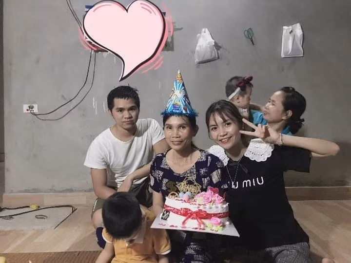 Bà Thảng được 3 con tổ chức sinh nhật vào ngày sinh nhật 51 tuổi. Ảnh: NVCC
