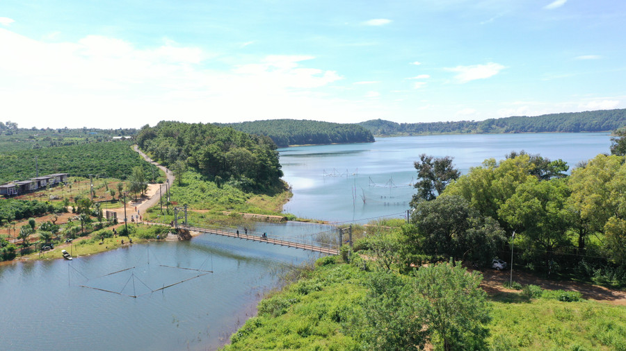 Khu vực Biển Hồ cũng là nơi phân lưu, phân thủy những dòng chảy ở Phố núi. Ảnh: Tấn Thi