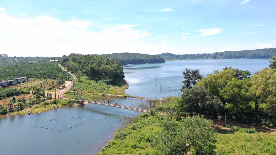 Khu vực Biển Hồ cũng là nơi phân lưu, phân thủy những dòng chảy ở Phố núi. Ảnh: Tấn Thi