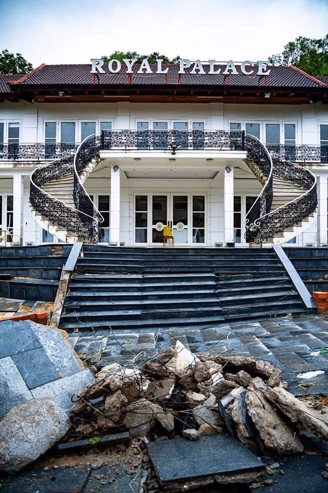 Bên trong Resort Hoàng Gia Quy Nhơn bị sạt lở nặng