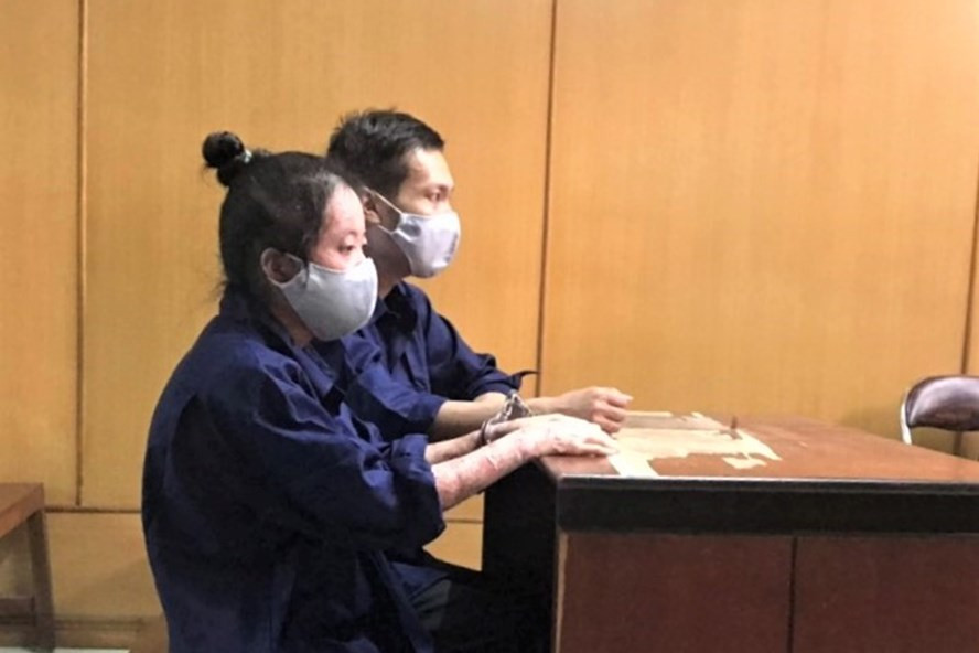 Bị cáo Thanh và bị cáo Trúc tại tòa. Bị cáo Thanh và bị cáo Trúc tại tòa.