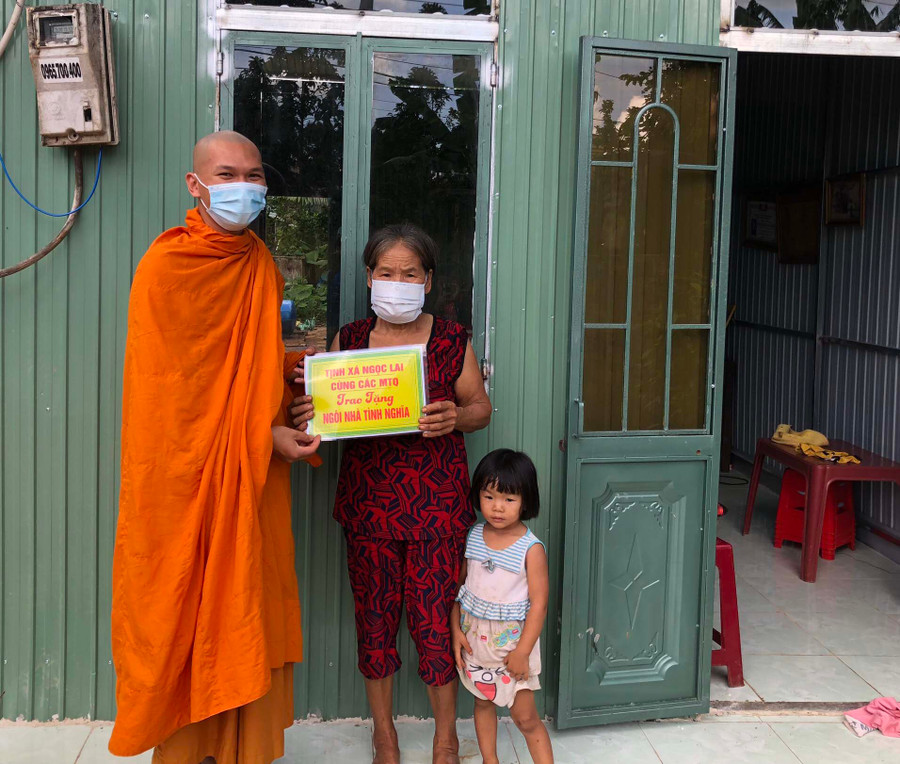 Tịnh xá Ngọc Lai tặng nhà tình thương cho hộ nghèo tại huyện Ia Grai. Ảnh: Thanh Nhật