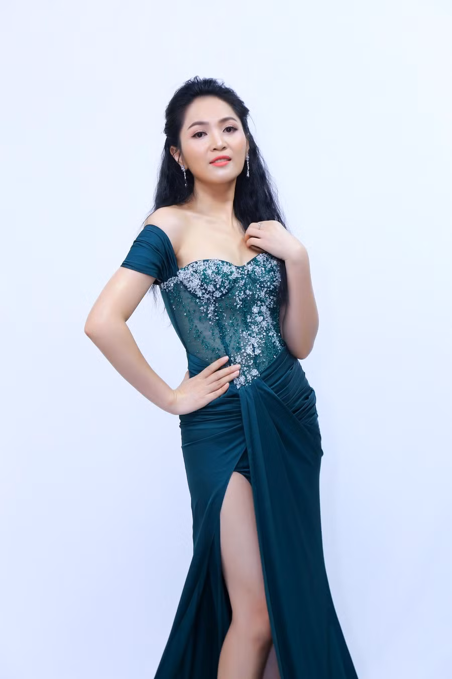 Ca sĩ Duyên Quỳnh tiết lộ đang mở lòng đón nhận tình yêu mới. Ảnh: BTC