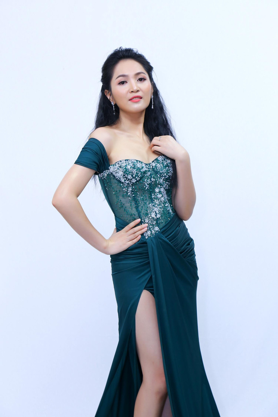 Ca sĩ Duyên Quỳnh tiết lộ đang mở lòng đón nhận tình yêu mới. Ảnh: BTC