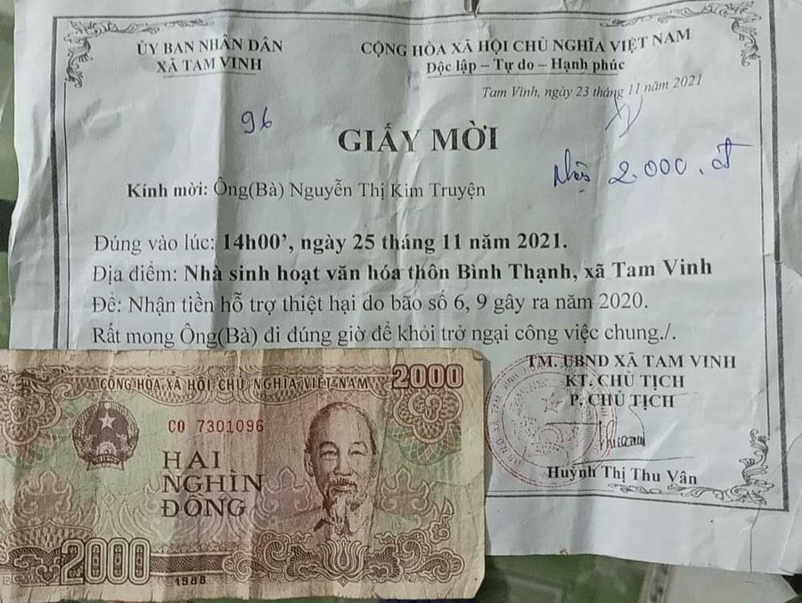 Nội dung kèm hình ảnh phản ánh việc nhận hỗ trợ cây cối ngã đổ do bão chỉ với 2.000 đồng được đăng tải lên mạng xã hội Facebook - Ảnh: C.X