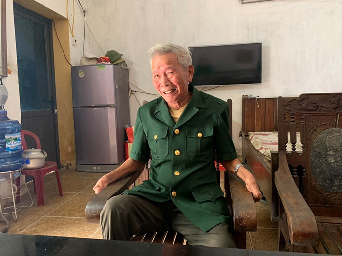 Ông Nguyễn Văn Tiến có ngoại hình đặc biệt nhưng cuộc sống gặp nhiều may mắn hơn người em.