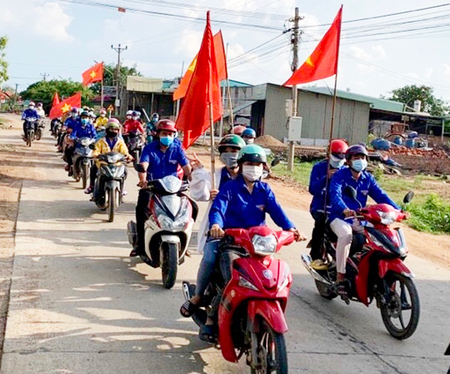 Thế hệ trẻ Ia Lâu hôm nay tiếp tục phát huy tinh thần đoàn kết, chung tay xây dựng quê hương thứ 2 ngày càng giàu đẹp, văn minh. Ảnh: Lê Hòa Thế hệ trẻ Ia Lâu hôm nay tiếp tục phát huy tinh thần đoàn kết, chung tay xây dựng quê hương thứ 2 ngày càng giàu đẹp, văn minh. Ảnh: Lê Hòa