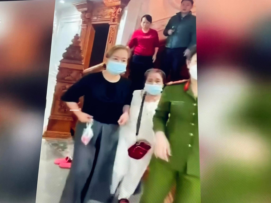 Bà Nguyễn Thị Loan bị khởi tố. Ảnh cắt từ clip VTV1  Bà Nguyễn Thị Loan bị khởi tố. Ảnh cắt từ clip VTV1