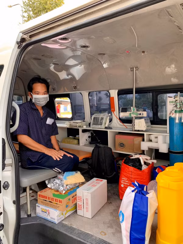 Ngày trở về của người đàn ông chỉ còn một mình.