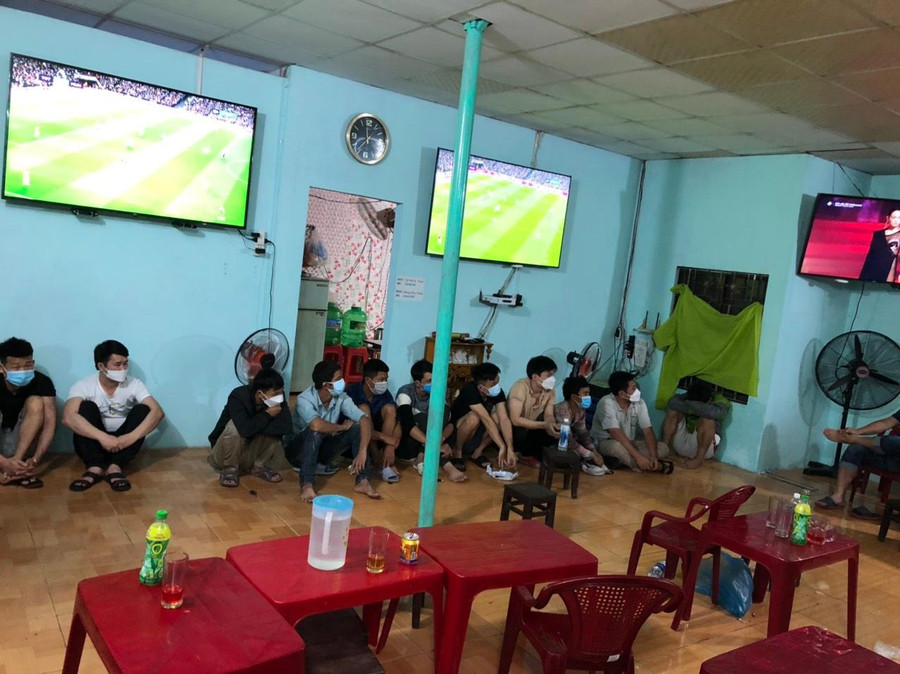 Hiện trường vụ cá độ. Ảnh: Nguyễn Tú  Hiện trường vụ cá độ. Ảnh: Nguyễn Tú