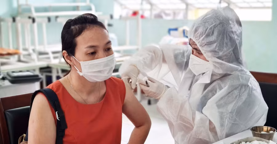 -Đến ngày 14-11, Gia Lai có 80% người trên 18 tuổi được tiêm ít nhất 1 mũi vắc xin phòng Covid-19. Ảnh: Như Nguyện