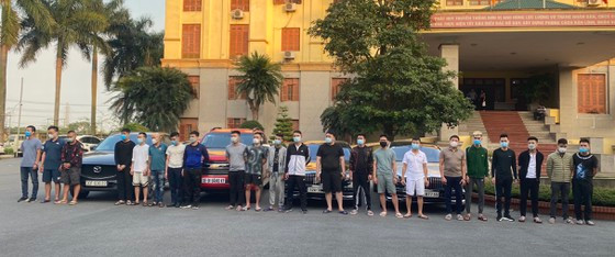 Các đối tượng trong đường dây bị bắt. Ảnh: A05 Các đối tượng trong đường dây bị bắt. Ảnh: A05