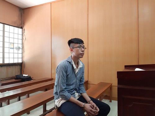 Bị cáo Trung Kim Phong giết chết cô ruột vì nỗi ấm ức dồn nén lâu ngày Bị cáo Trung Kim Phong giết chết cô ruột vì nỗi ấm ức dồn nén lâu ngày