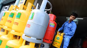 Giá gas bán lẻ được điều chỉnh tăng do giá gas nhập khẩu tháng 12 tăng (Ảnh minh họa)