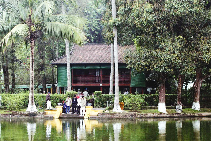 Nhà sàn Bác Hồ tại Hà Nội. Ảnh: Internet Nhà sàn Bác Hồ tại Hà Nội. Ảnh: Internet