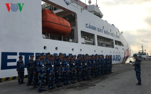  Giao nhiệm vụ trước khi tàu rời cảng sang thăm CSB Trung Quốc.