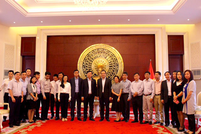 Anh Lê Quốc Phong - Bí thư thứ nhất Trung ương Đoàn gặp gỡ các du học sinh Việt Nam tại Trung Quốcc chiều 20-5  Anh Lê Quốc Phong - Bí thư thứ nhất Trung ương Đoàn gặp gỡ các du học sinh Việt Nam tại Trung Quốcc chiều 20-5