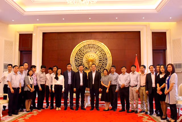  Anh Lê Quốc Phong - Bí thư thứ nhất Trung ương Đoàn gặp gỡ các du học sinh Việt Nam tại Trung Quốcc chiều 20-5