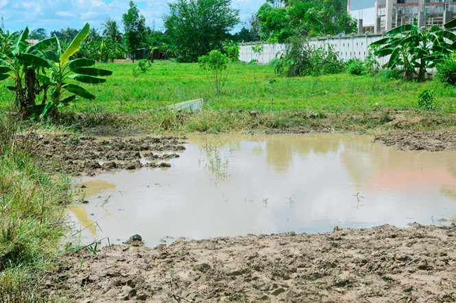 Hiện trường 2 chị em ruột rủ nhau đi tắm mưa, bị chết đuối dưới hố nước sâu. Hiện trường 2 chị em ruột rủ nhau đi tắm mưa, bị chết đuối dưới hố nước sâu.