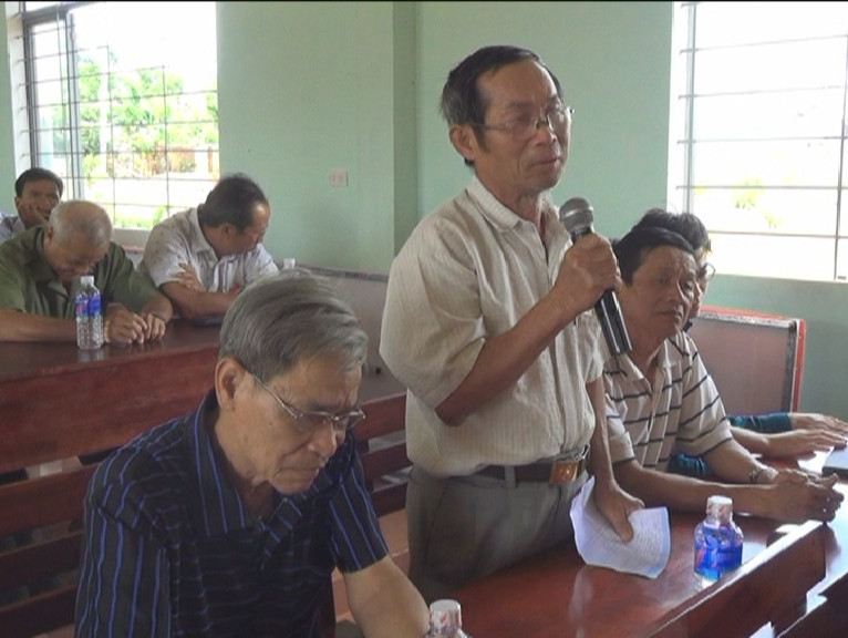 Tại buổi tiếp xúc, nhiều cử tri đã ý kiến, kiến nghị những vấn đề quan tâm