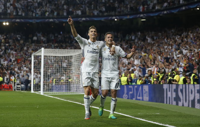 Niềm vui của Ronaldo (trái) và Vazquez sau khi nâng tỷ số lên 3-0 cho R.M. Ảnh: REUTERS Niềm vui của Ronaldo (trái) và Vazquez sau khi nâng tỷ số lên 3-0 cho R.M. Ảnh: REUTERS