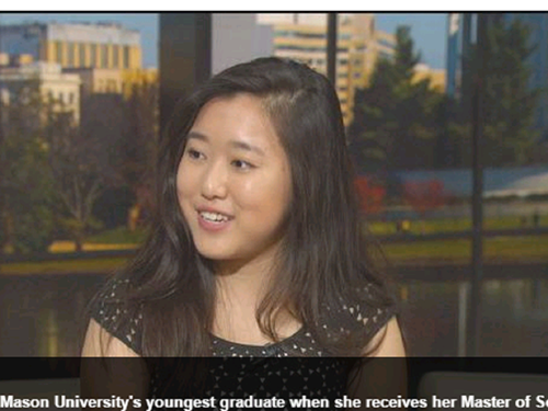Nữ sinh Stephanie Mui lấy bằng thạc sĩ tại Đại học George Mason (Mỹ).