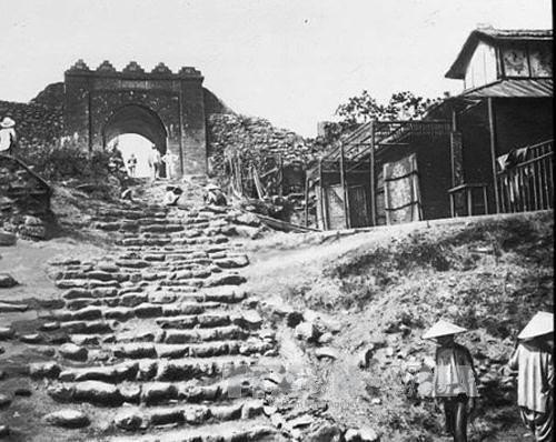 Hình ảnh Hải Vân Quan dưới thời Nguyễn. Hình ảnh Hải Vân Quan dưới thời Nguyễn.