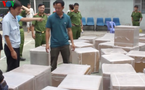 Lượng lớn thuốc tân dược giả bị thu giữ.