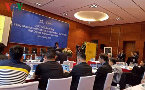 Bà Lê Thị Hoàng Yến - đại diện đoàn Việt Nam phát biểu tại Hội thảo.