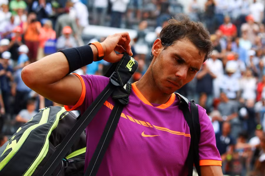 Nỗi thất vọng của Nadal sau khi để thua Dominic Thiem.