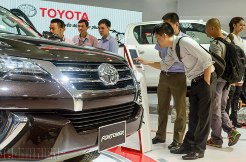 Người mua được hưởng nhiều ưu đãi khi mua ô tô tại thời điểm này 3