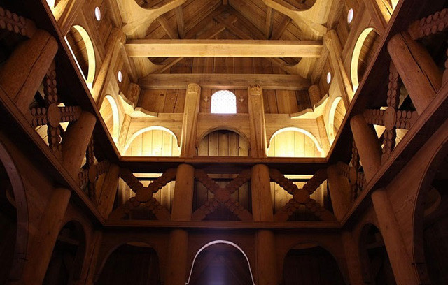 Cấu trúc kiên cố bên trong nhà thờ.