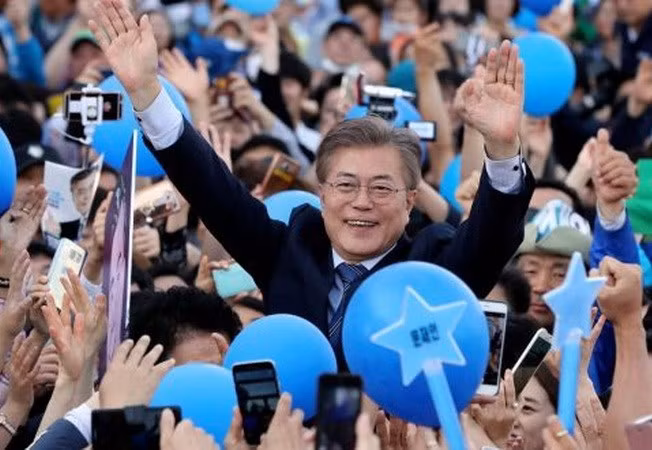 Ông Moon Jae-in trong chiến dịch vận động tranh cử. (Nguồn: AP)