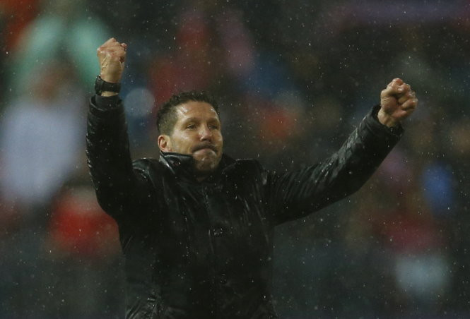 HLV Diego Simeone trong trận lượt về với Real Madrid. Ảnh: REUTERS