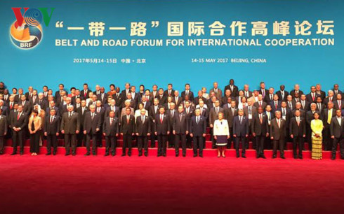 Các nguyên thủ, các nhà lãnh đạo các nước, các tổ chức quốc tế có mặt tại diễn đàn. Các nguyên thủ, các nhà lãnh đạo các nước, các tổ chức quốc tế có mặt tại diễn đàn.