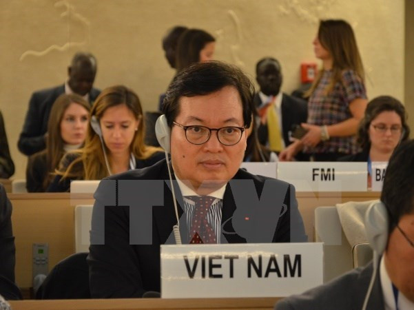 Đại sứ Dương Chí Dũng, Trưởng Phái đoàn thường trực Việt Nam tại Liên hợp quốc tham dự Kỳ họp lần thứ 34 Hội đồng Nhân quyền của Liên hợp quốc. 2