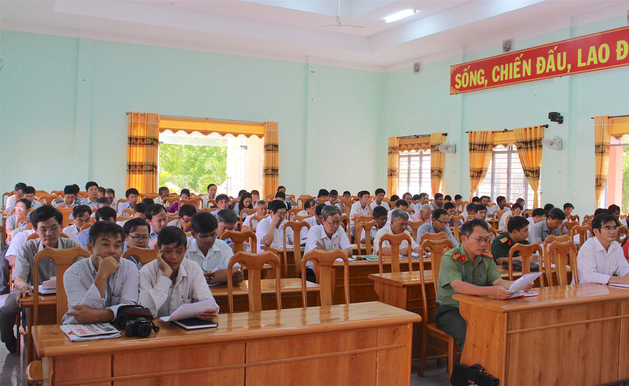 Tỷ lệ cán bộ, đảng viên của huyện tham gia học tập Chỉ thị 05 của Bộ Chính trị đạt 100%. Ảnh: Hồng Thi Tỷ lệ cán bộ, đảng viên của huyện tham gia học tập Chỉ thị 05 của Bộ Chính trị đạt 100%. Ảnh: Hồng Thi